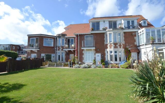 Cozy Holiday Home in Swanage with Balcony