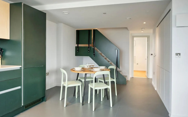 Sensational Two-bedroom Apartment in East London