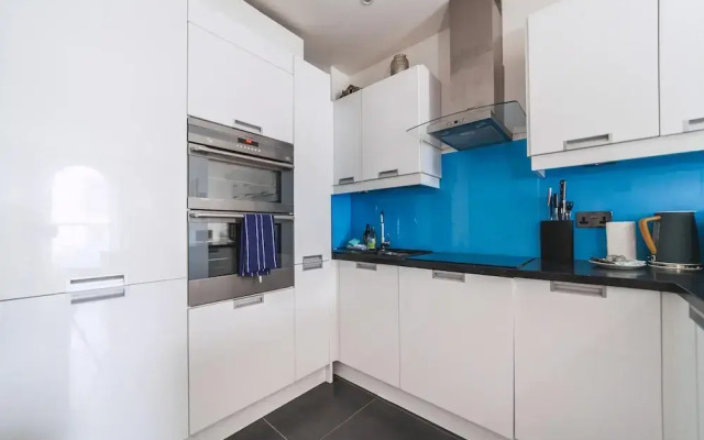 Rotherhithe Riverside Flat