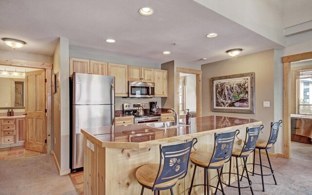Amazing Condo in Heart of Center Village - TX304 by RedAwning