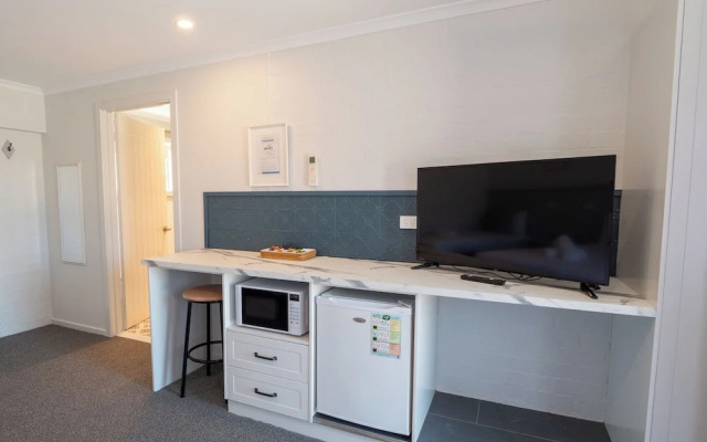 Heritage House Motel & Units