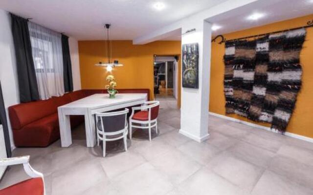 Chetin Apartment