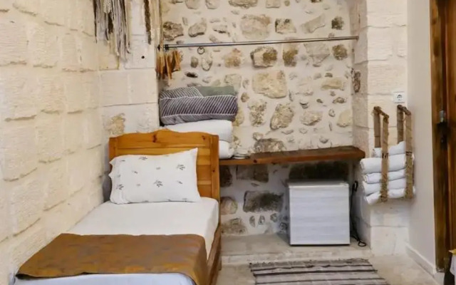 Mons Masius Hotel