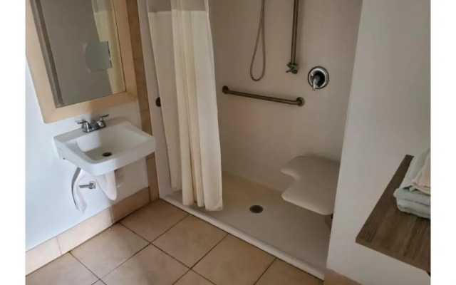 OYO Hotel Vienna I-75