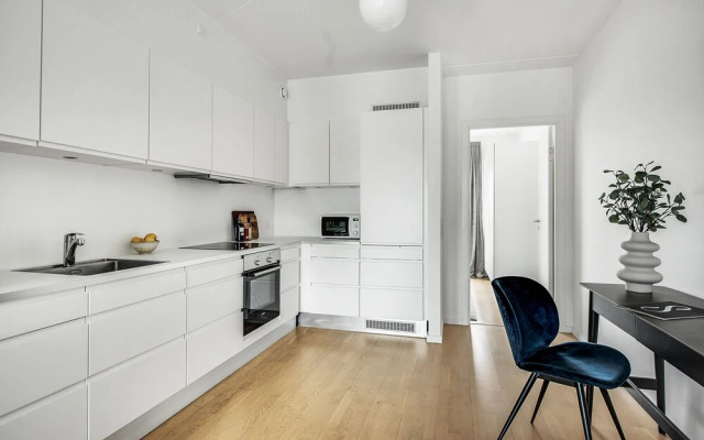 Bright and Spacious Apartment near metro station and a supermarket