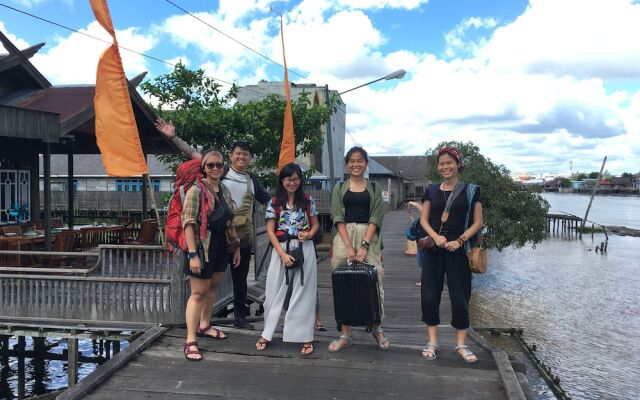 Arut Riverside Orangutan Guest house