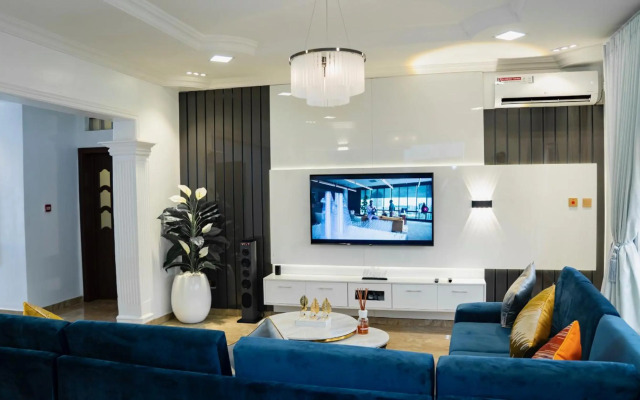 Nansource Luxury 3 bedroom Apartment