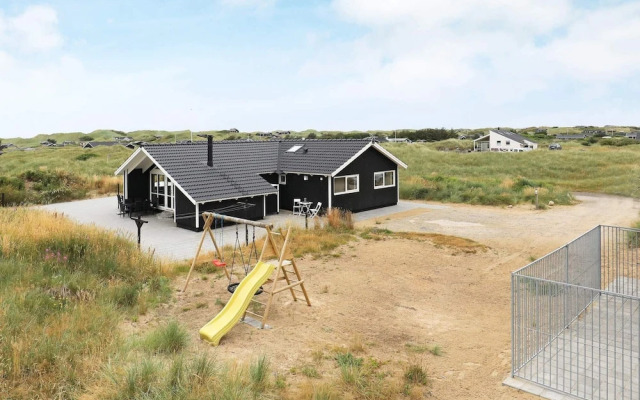 10 Person Holiday Home in Lokken-by Traum