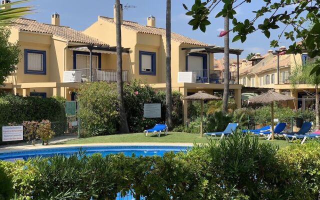 TGS & RUMEX Suites Banus