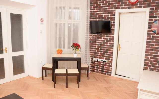 Free People Hostel
