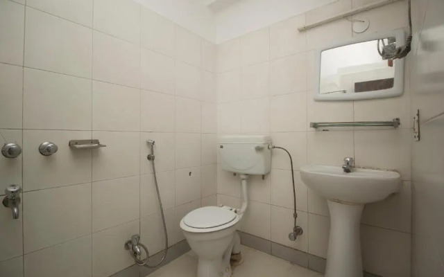 Roma Holiday Inn By OYO Rooms