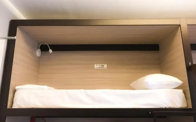 Vulkan Capsule Hostel