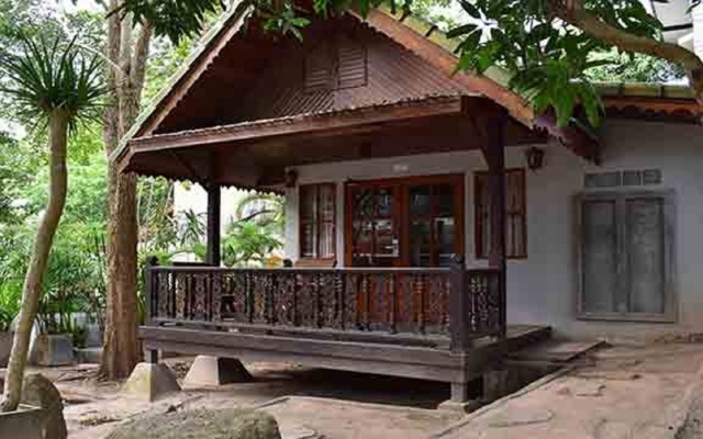 Sairee Hut Resort