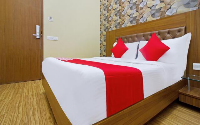 OYO 9996 Hotel Arton Suites