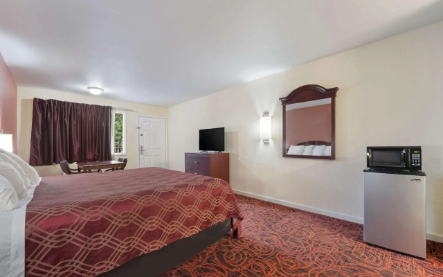 Econo Lodge Thomaston