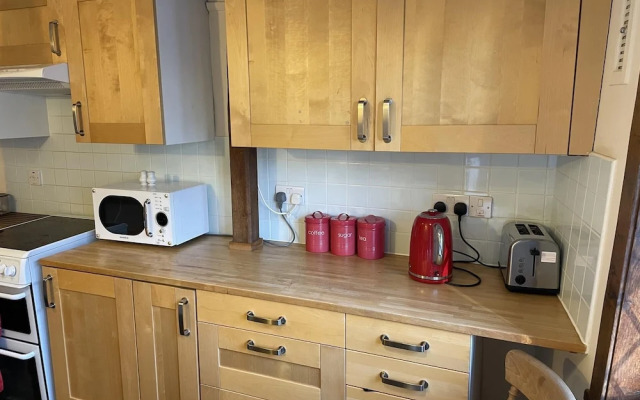 Captivating Tudor 2 Bedroom Apartment in Ipswich