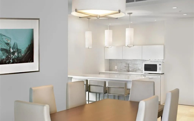 Coast Coal Harbour Vancouver Hotel by APA