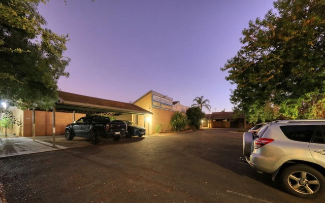 Executive Hideaway Motel