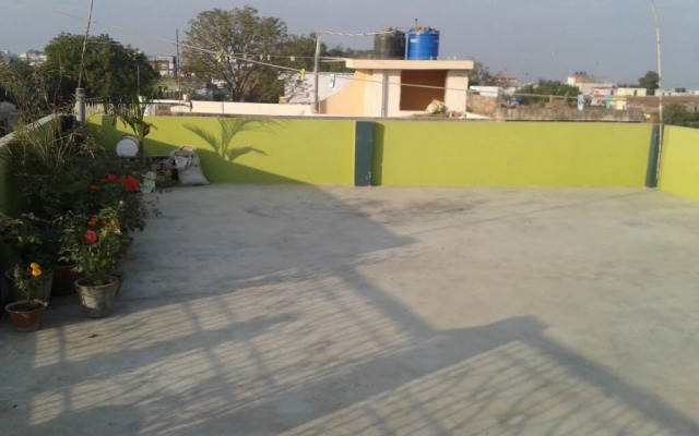 Kesher Guest House by OYO Rooms