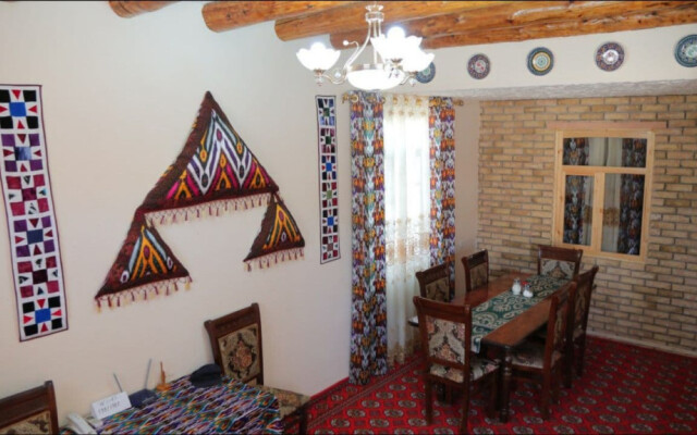 Nazira Guesthouse