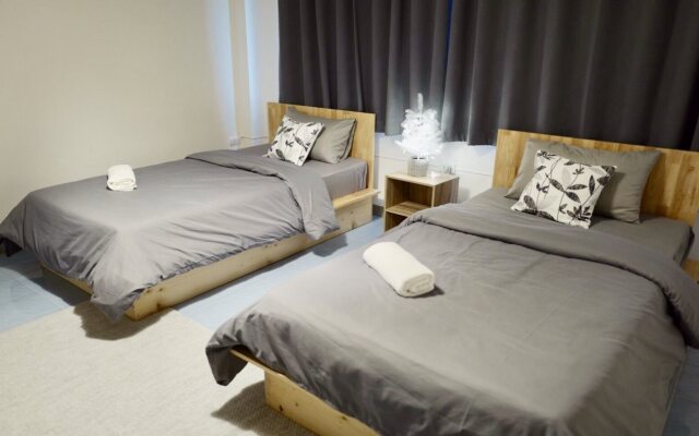 24 Poshtel Salaya