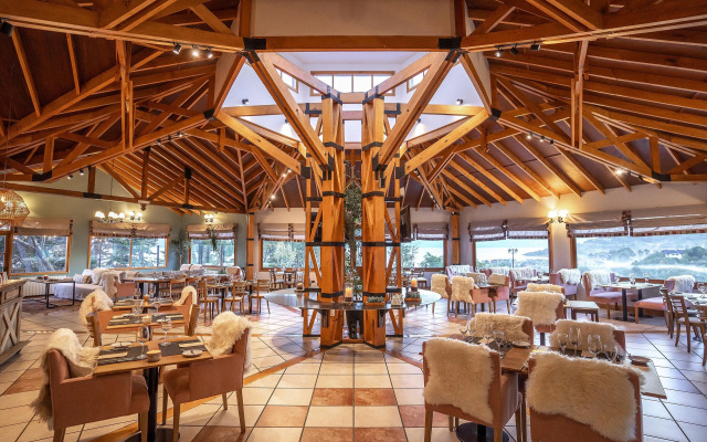 Hotel Los Ñires