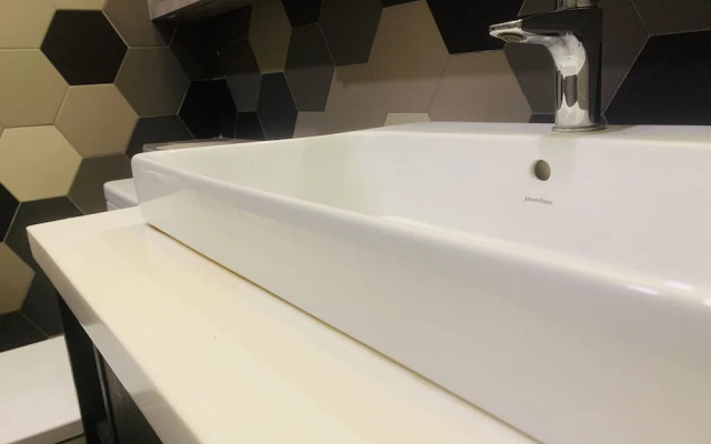 Ceylonz Suites by Roomy