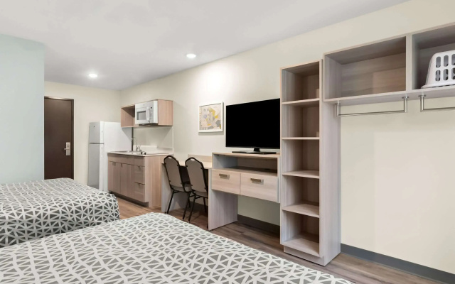 Woodspring Suites Savannah West Chatham Parkway