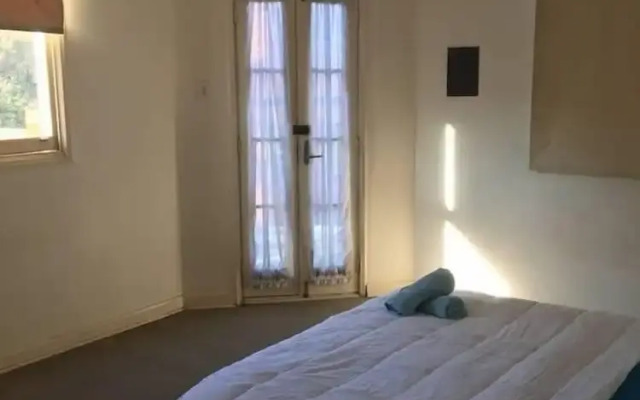 Spacious 3 Bedroom Terrace in Newtown