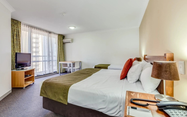 Central Hillcrest Apartment Hotel