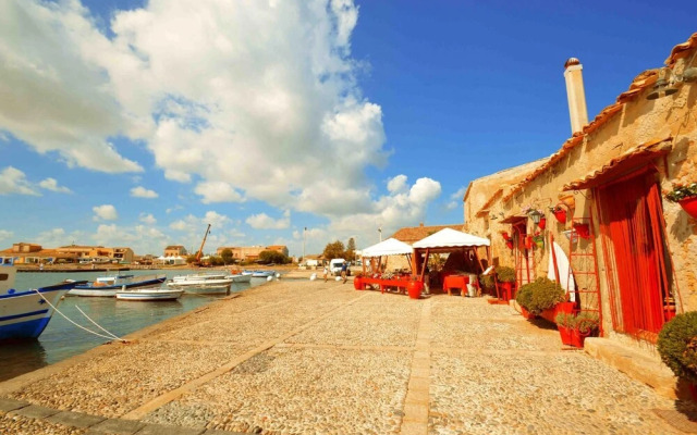 Yachting Apartments - Cozy Apartments Overlooking the sea