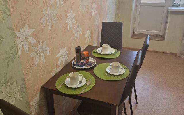 Cozy apartment on Sunny street 4