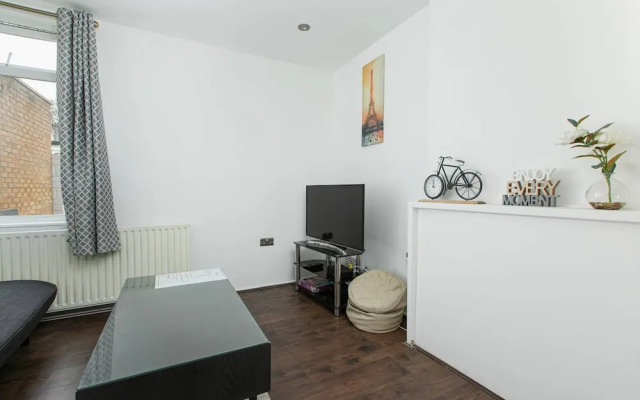 Skyvillion - 2bed House W Grdn&parking In Hatfield