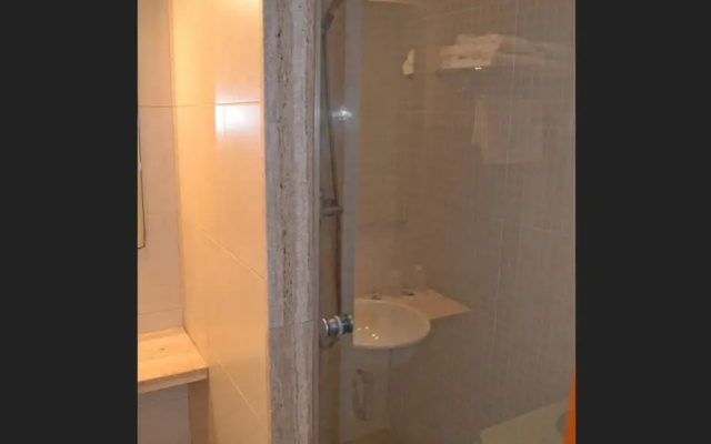 Hostal Apolo
