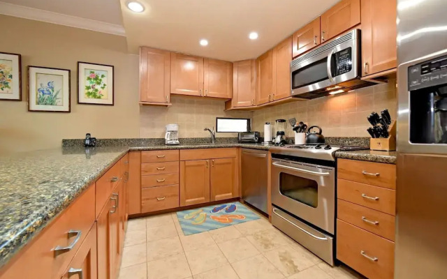 Hale Mahina #b101 1 Bedroom Condo by RedAwning