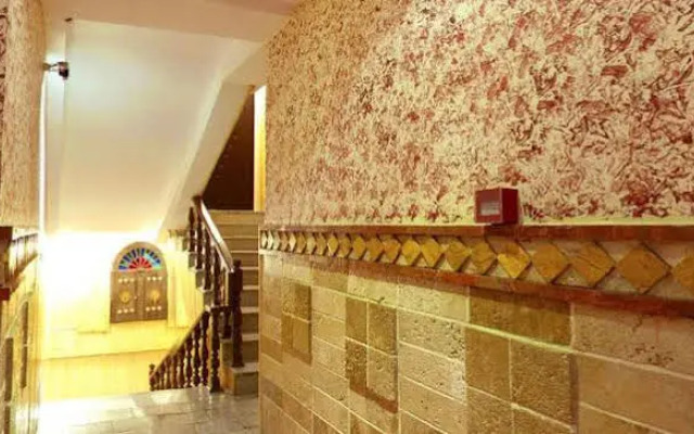 Setaregan Hotel