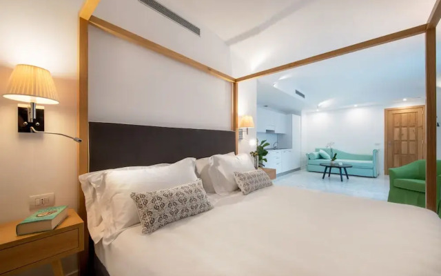 Luxury Suite with Garden and Jacuzzi
