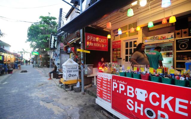 Phi Phi Bucket Hostel