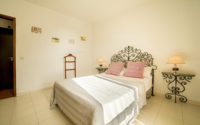 A06 - Seaview 1 Bed Apartment by DreamAlgarve