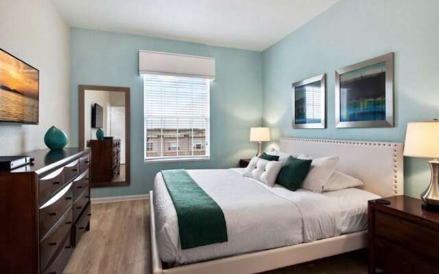 Penthouse Prize. 3 Bedroom Condo by Redawning