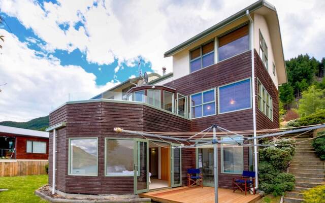 Ruby's Fernhill Vista