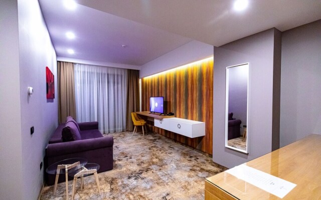 Grand View Hotel & Suites