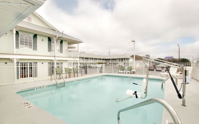 Key West Inn - Millbrook