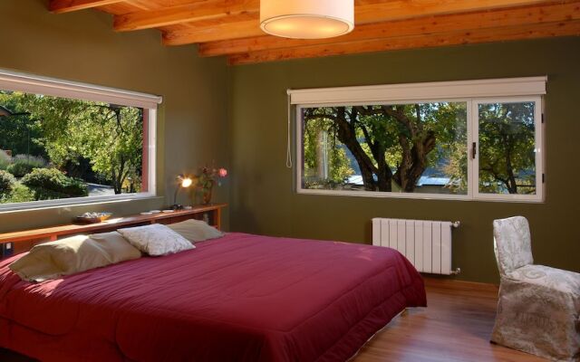 4Bed4.5Bath House Great Lake Views HV3