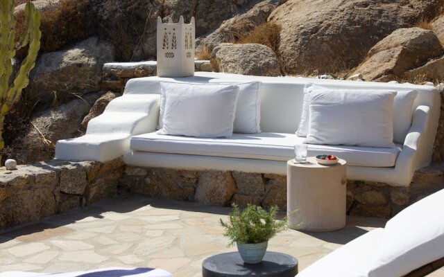 Villa Aerie - Sweeping Sea Views, Eclectic Style by Villarentalsgr