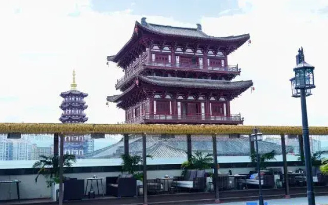 Xichang Guantang Hotel (Qionghai 17 Degrees Tang Garden Branch)
