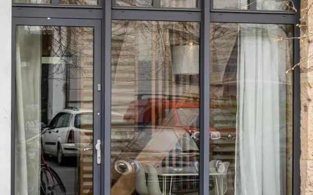Stylish New Cube Loft by Berlin-Wall-Apartments