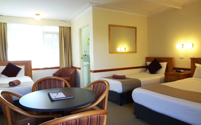 The 3 Explorers Motel – Guest Rooms – Katoomba