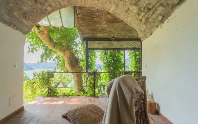Simon's Apartment With Amazing View by Rent all Como