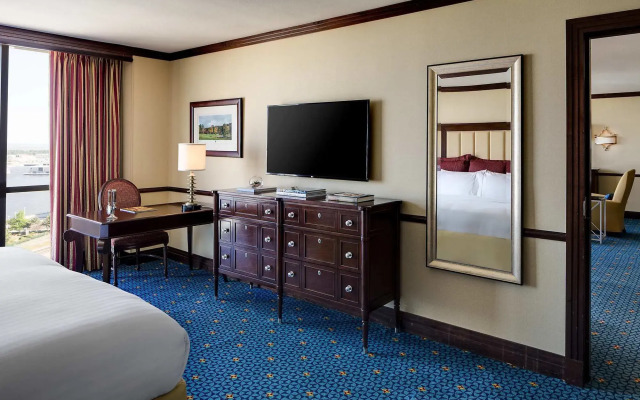 Renaissance Mobile Riverview Plaza Hotel